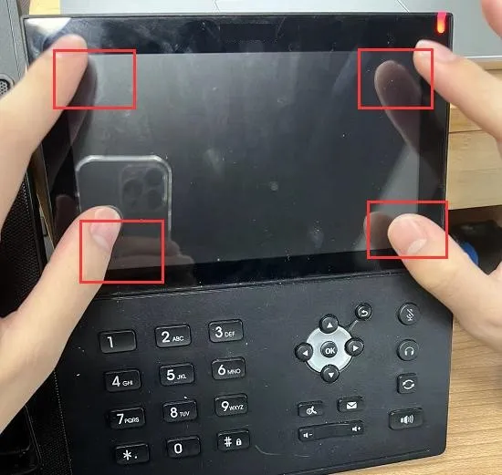 إعادة ضبط الإعدادات المصنعية على هاتف أندرويد بالنقر على الزوايا الأربعة للشاشة